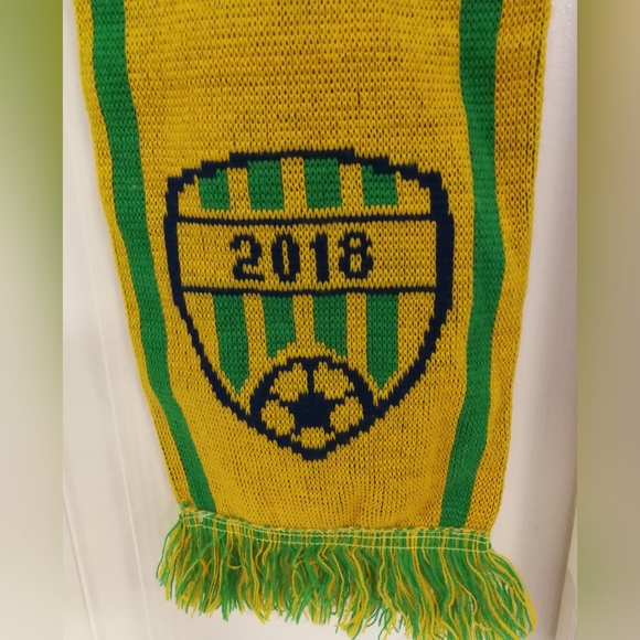 Brazil Brasil 2018 yellow green soccer football fan scarf with fringe - Picture 3 of 6